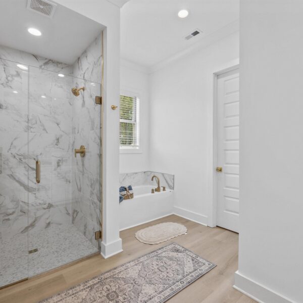 The Links at Southern Gayles – Bathroom